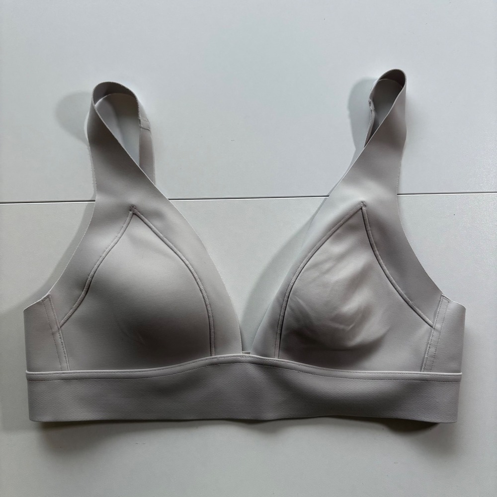 Athleta Gray Essential Bra A-C‎ Seamless Bralette Sports Bra Wireless Size S